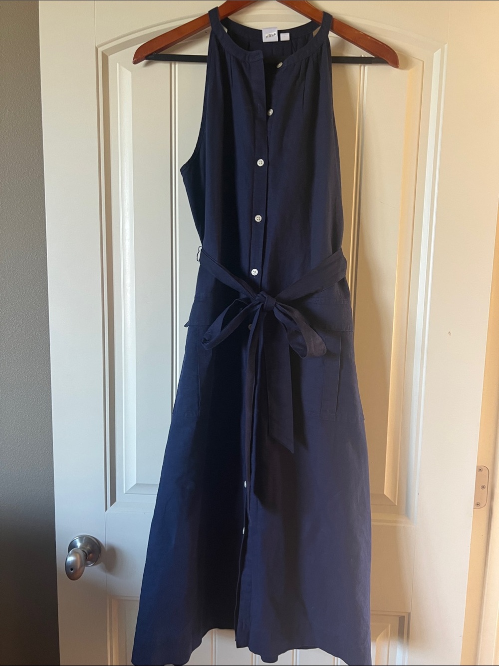GapSleeveless Navy Button-Front linen Midi Dress with Tie Waist